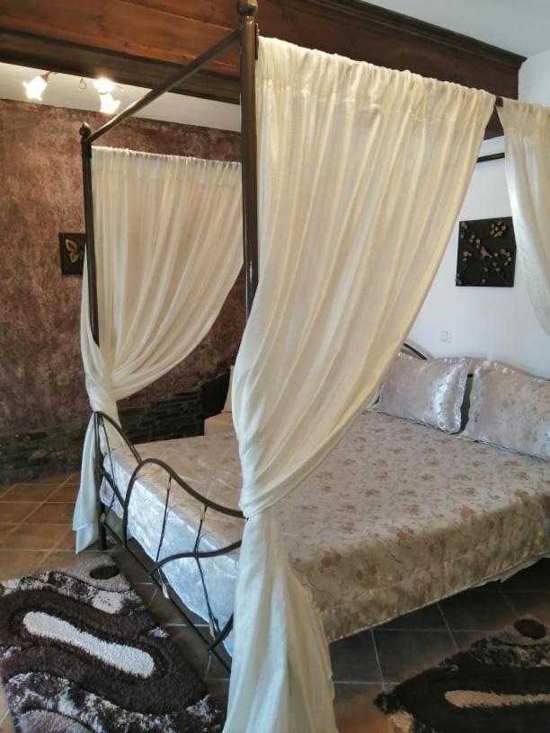 Guesthouse Athanasiou Loutraki  Bagian luar foto